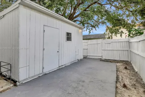 3916 NW 207th St Road Miami Gardens FL 33055