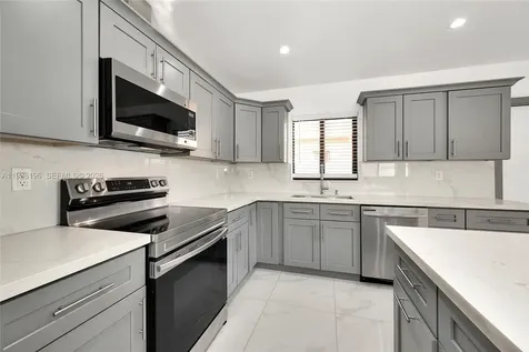 2221 Charleston Street Hollywood FL 33020