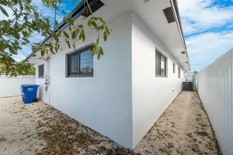 2221 Charleston Street Hollywood FL 33020
