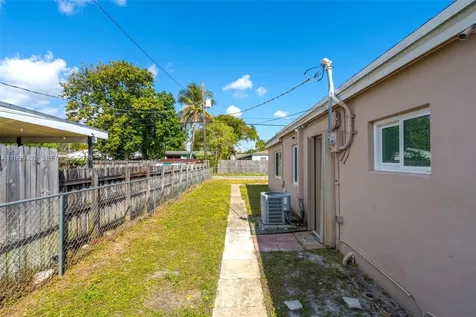 1763 NE 180th Street North Miami Beach FL 33162