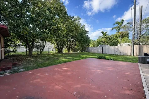 550 SW 115th Avenue Sweetwater FL 33174