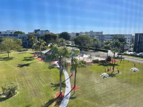 4700 Washington Street Hollywood FL 33021