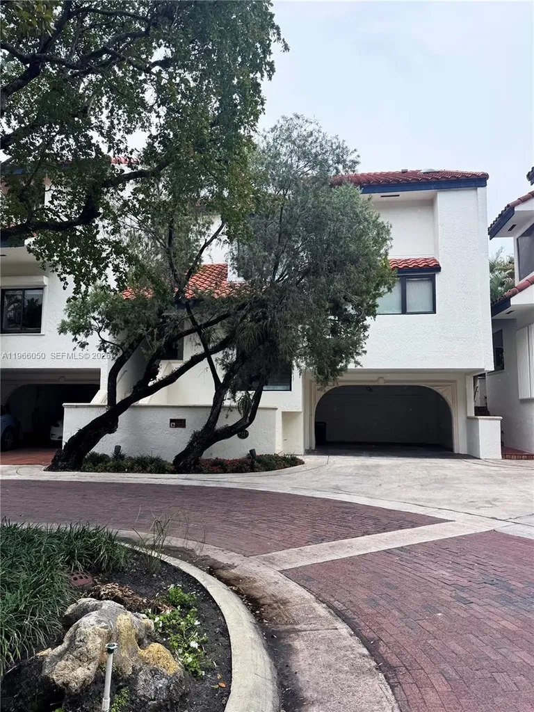 2000 S Bayshore Drive Miami FL 33133