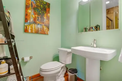 423 NE 23rd Street Wilton Manors FL 33305