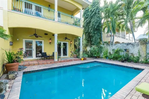 423 NE 23rd Street Wilton Manors FL 33305
