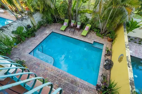 423 NE 23rd Street Wilton Manors FL 33305