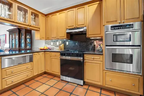 423 NE 23rd Street Wilton Manors FL 33305