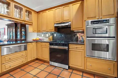 423 NE 23rd Street Wilton Manors FL 33305