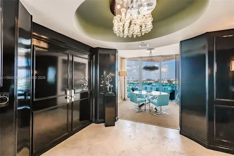 300 S Pointe Drive Miami Beach FL 33139