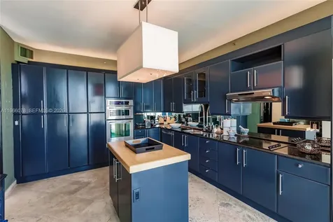 300 S Pointe Drive Miami Beach FL 33139
