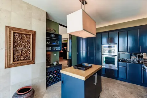 300 S Pointe Drive Miami Beach FL 33139