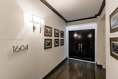300 S Pointe Drive Miami Beach FL 33139