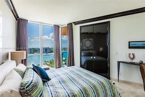 300 S Pointe Drive Miami Beach FL 33139