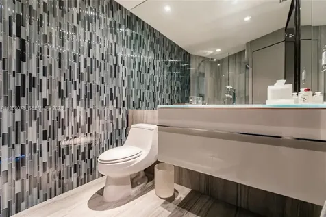 300 S Pointe Drive Miami Beach FL 33139