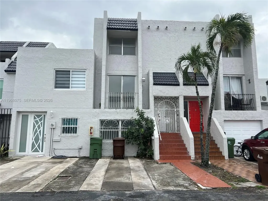 1104 W 44th Street Hialeah FL 33012