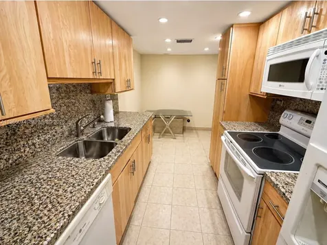 6039 Collins Avenue Miami Beach FL 33140