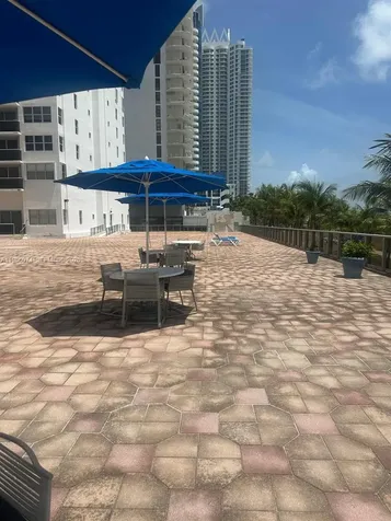 6039 Collins Avenue Miami Beach FL 33140