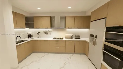 6039 Collins Avenue Miami Beach FL 33140