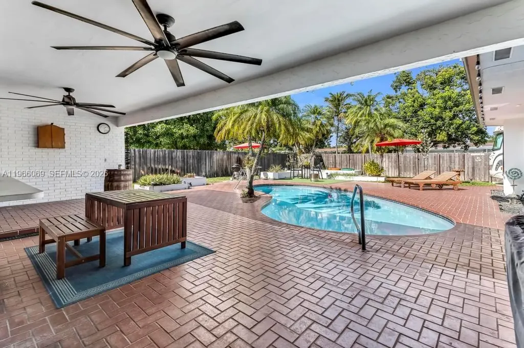 5201 Jefferson Street Hollywood FL 33021