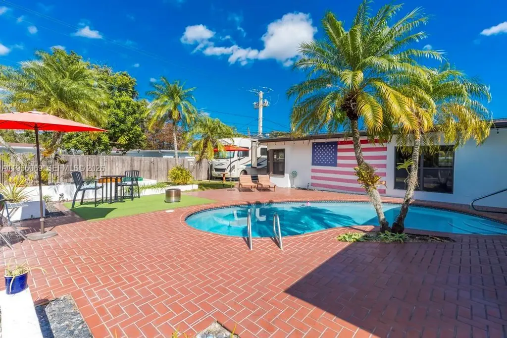5201 Jefferson Street Hollywood FL 33021