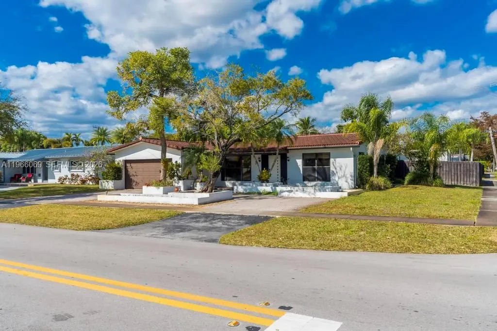 5201 Jefferson Street Hollywood FL 33021
