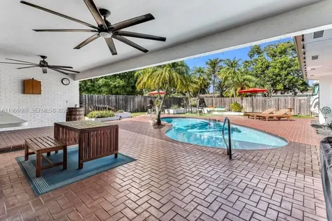 5201 Jefferson Street Hollywood FL 33021