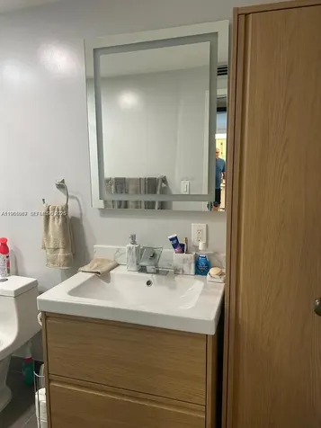 2840 Somerset Drive Lauderdale Lakes FL 33311