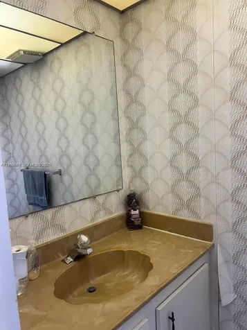2840 Somerset Drive Lauderdale Lakes FL 33311