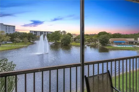 2334 S Cypress Bend Drive Pompano Beach FL 33069