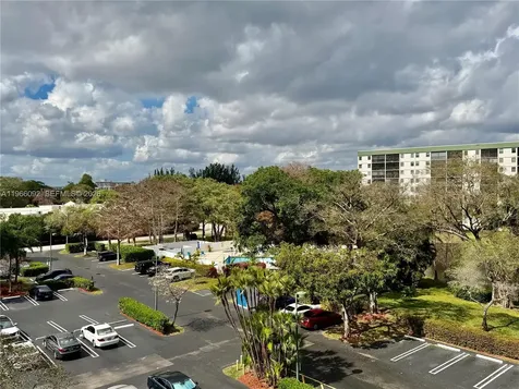 2334 S Cypress Bend Drive Pompano Beach FL 33069
