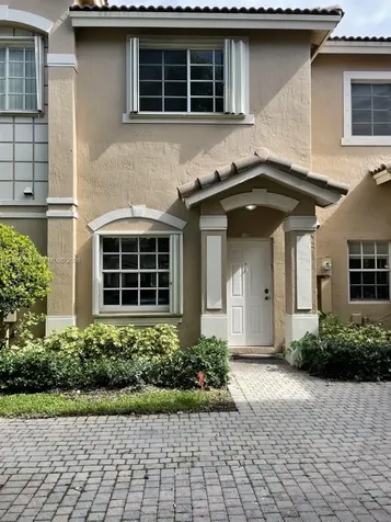 5725 NW 114th Path Doral FL 33178