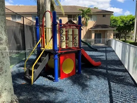 5725 NW 114th Path Doral FL 33178