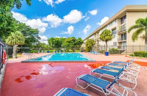 830 NW 87th Avenue Miami FL 33172