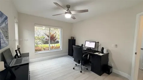 582 Spinnaker Weston FL 33326