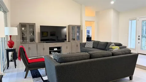 582 Spinnaker Weston FL 33326