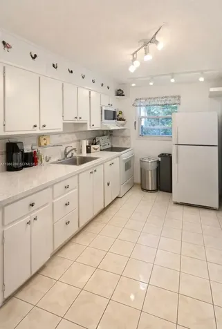 1700 NE 191st Street Miami FL 33179