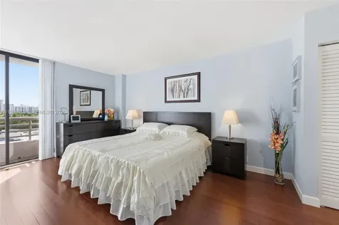 3300 NE 191st Street Aventura FL 33180