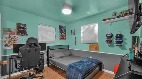 5720 SW 39th Street West Park FL 33023
