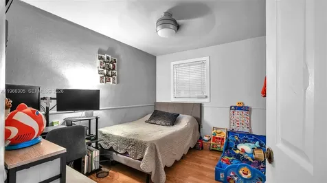 5720 SW 39th Street West Park FL 33023
