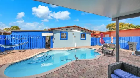 5720 SW 39th Street West Park FL 33023