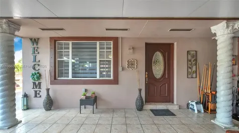 5720 SW 39th Street West Park FL 33023