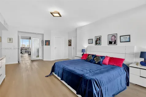 17555 Collins Avenue Sunny Isles Beach FL 33160