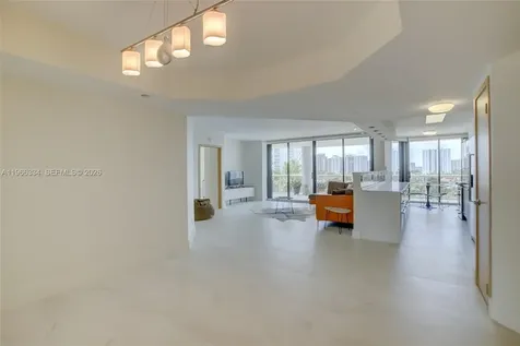 3600 Yacht Club Drive Aventura FL 33180