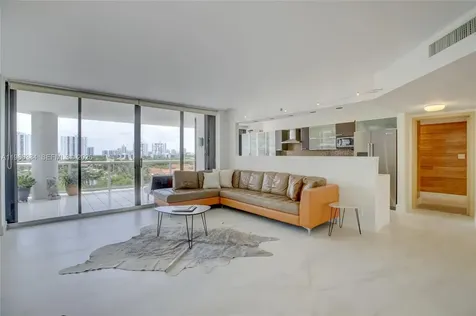 3600 Yacht Club Drive Aventura FL 33180