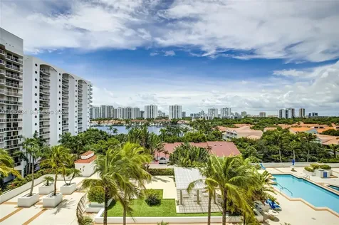 3600 Yacht Club Drive Aventura FL 33180