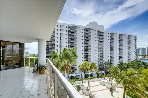 3600 Yacht Club Drive Aventura FL 33180