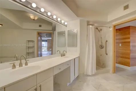 3600 Yacht Club Drive Aventura FL 33180