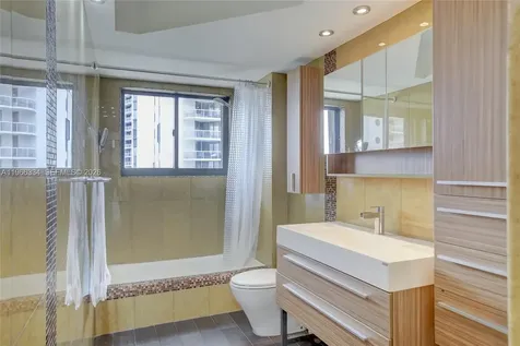3600 Yacht Club Drive Aventura FL 33180