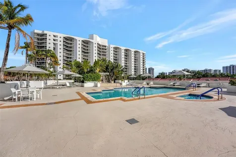 3600 Yacht Club Drive Aventura FL 33180