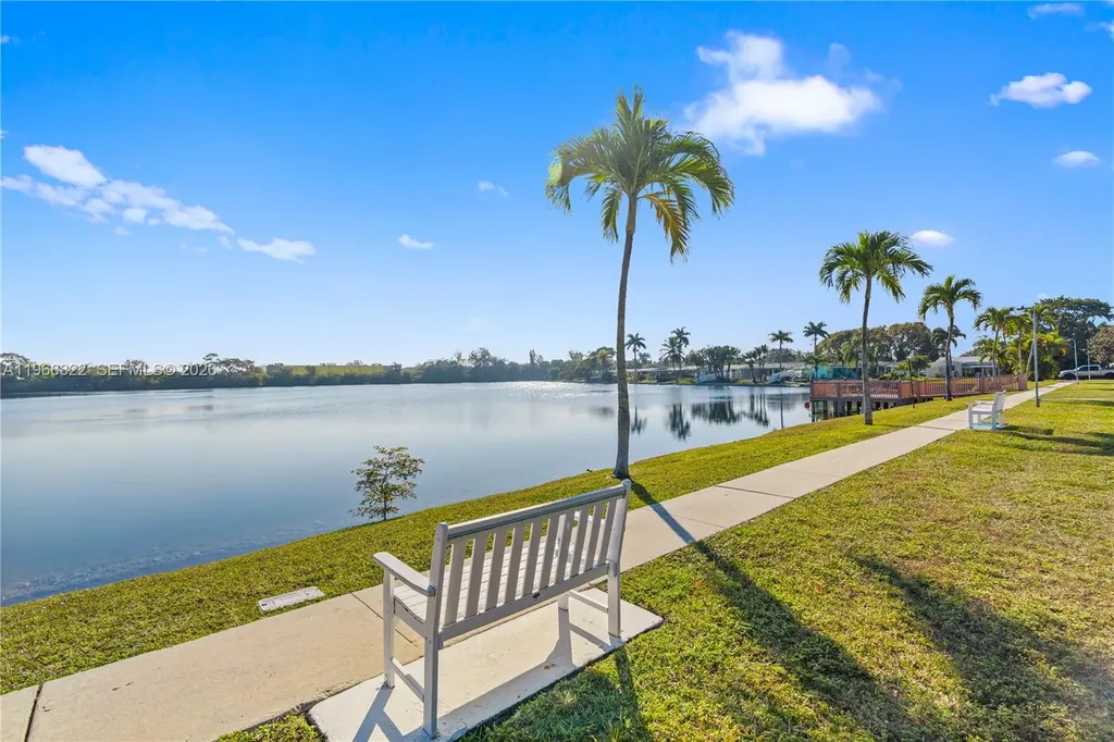 2223 Park Lane Hollywood FL 33021